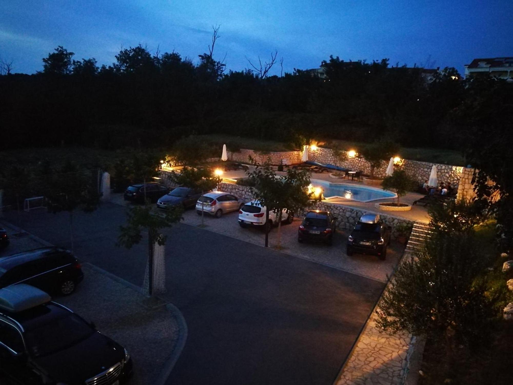Apartmani Simon Лопар Екстер'єр фото