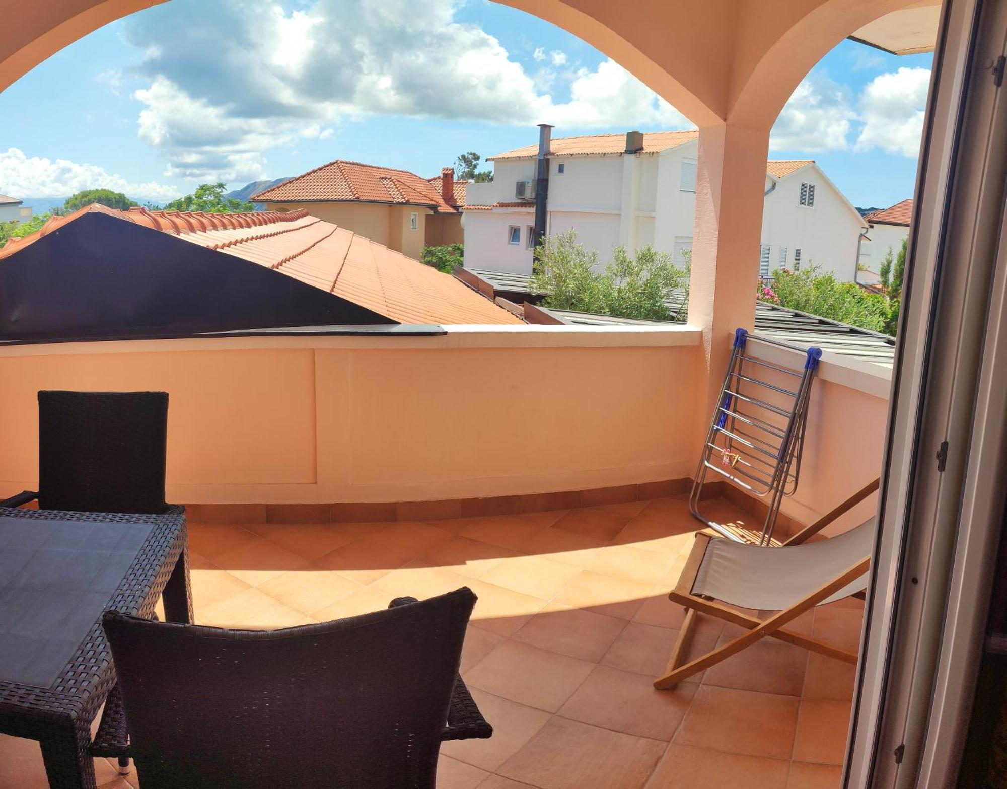 Apartmani Simon Лопар Екстер'єр фото